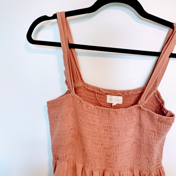 Vici Mello day MATTEA SMOCKED POCKETED JUMPSUIT - SIENNA. Size medium.  The stra - Picture 3 of 6